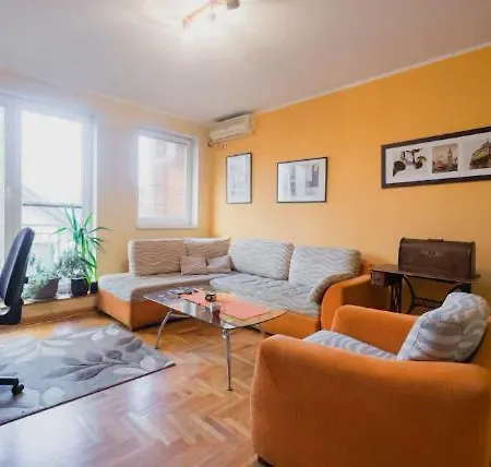 Warm And Comfortable Two Flat *